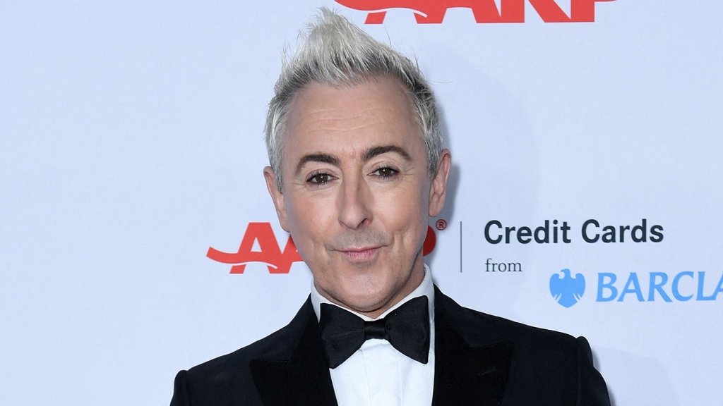 Alan Cumming Surprised by Worldwide Reaction to Returning OBE Honor – The Hollywood Reporter