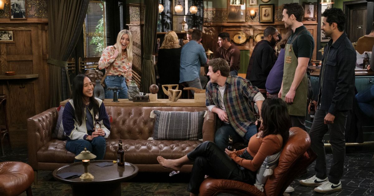 How I Met Your Father Stars and Creators Dish on New Season