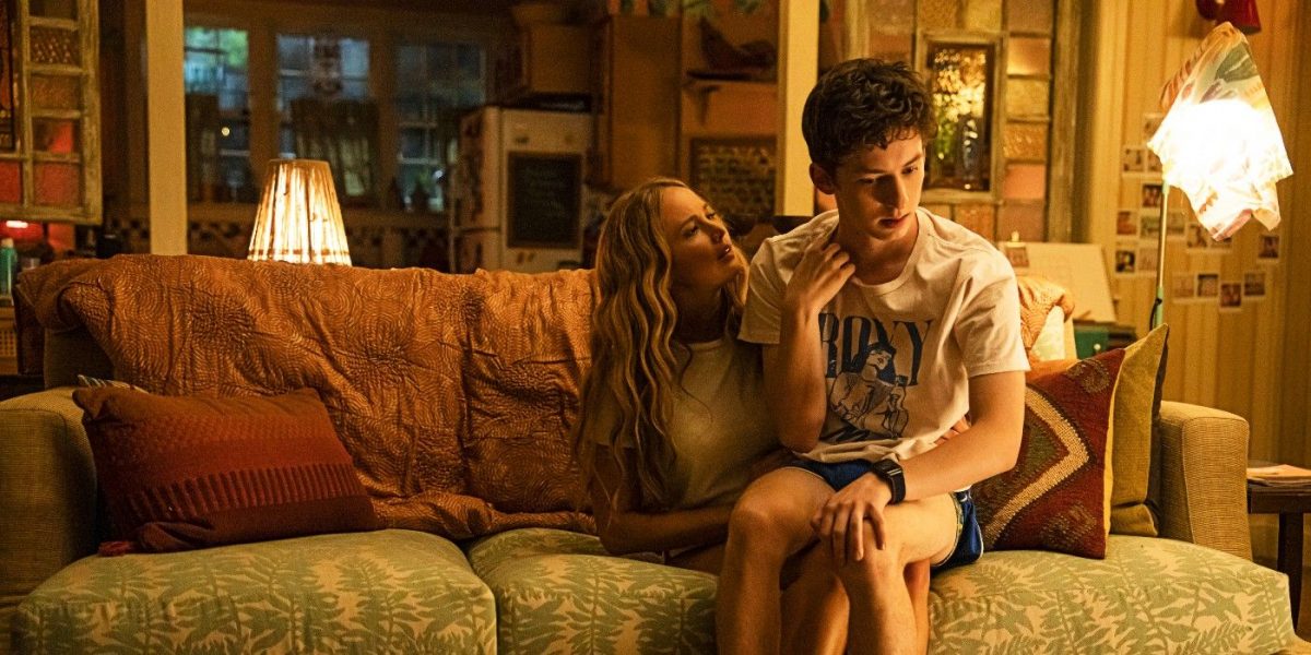 Jennifer Lawrence’s Raunchy Comedy Is Chaotic & Hysterical