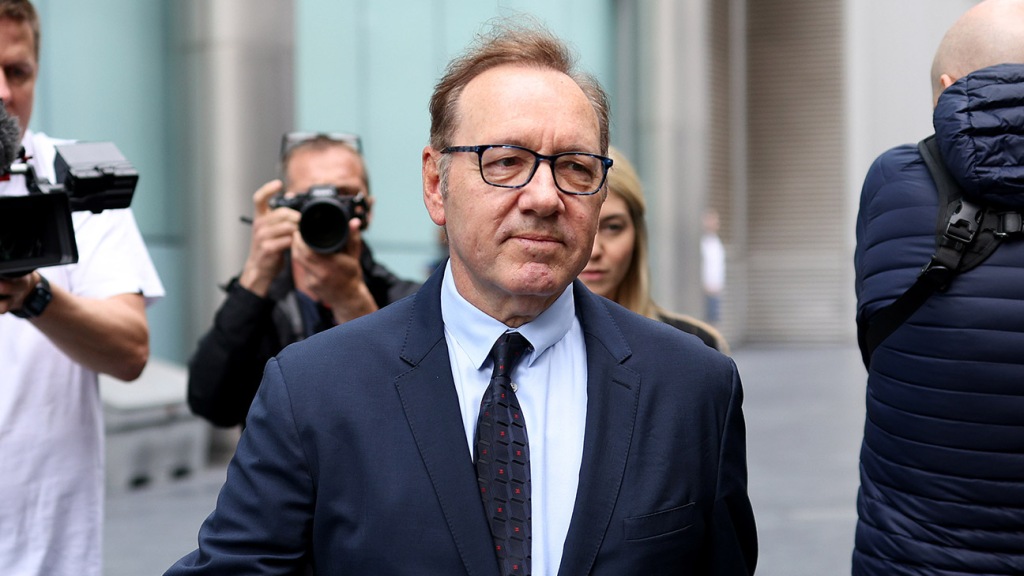 Kevin Spacey’s Defense Gives Closing Remarks in UK Criminal Trial – The Hollywood Reporter