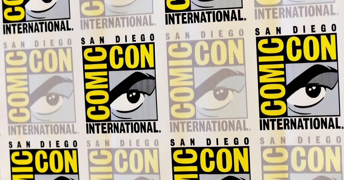 Comic-Con Images Reveal Star Wars, Marvel and DC Costumes, Props & More