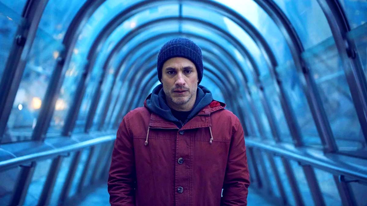 Piero Messina Wastes Gael García Bernal & Renate Reinsve In Apathetic Sci-Fi [Berlinale]
