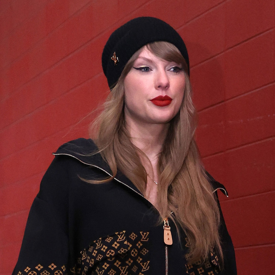 All the Details on Taylor Swift’s $10K Outfit for Travis Kelce’s Game