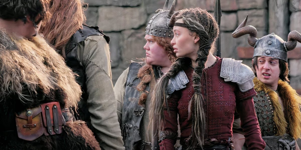 How To Train Your Dragon Live-Action Remake Image Sees Hiccup & Astrid Hiding In Training Arena