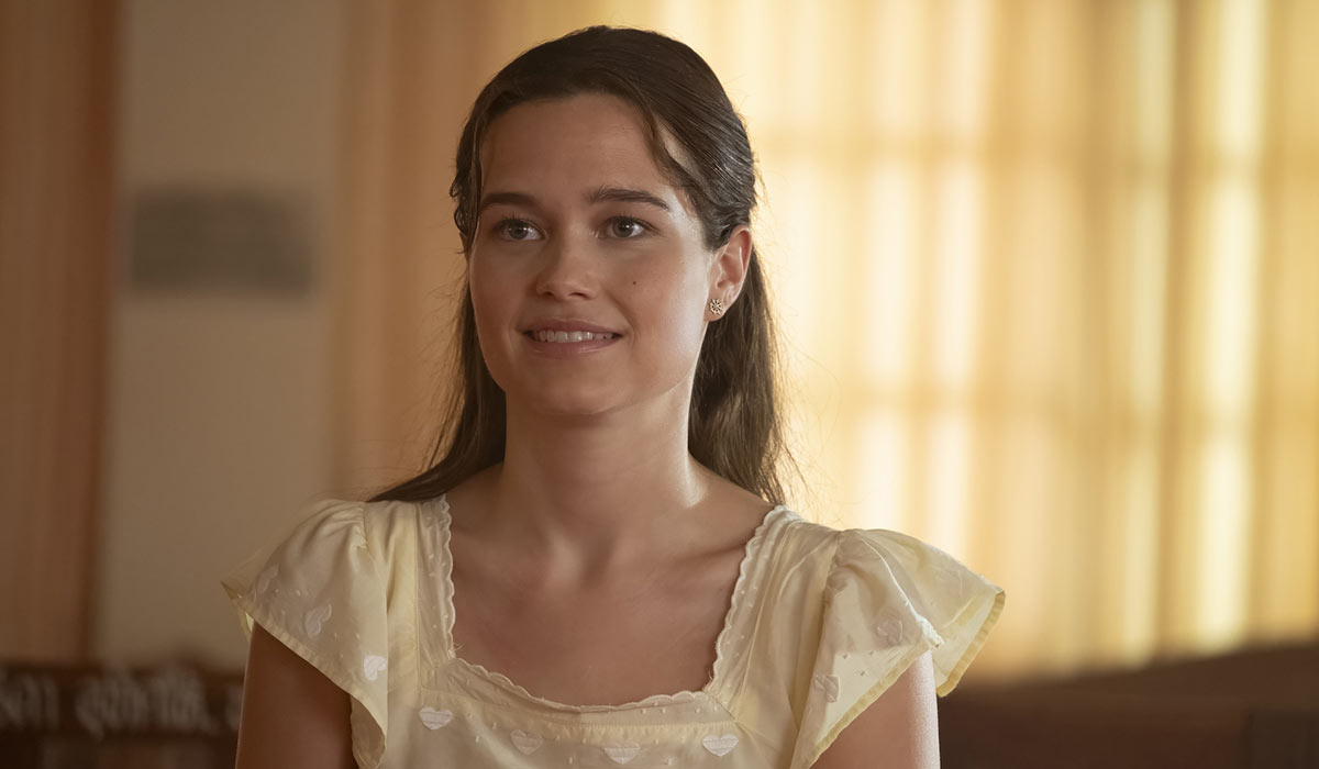 Sarah Catherine Hook Cannot Escape ‘Piper, No!’ And Teases ‘The White Lotus’ Finale