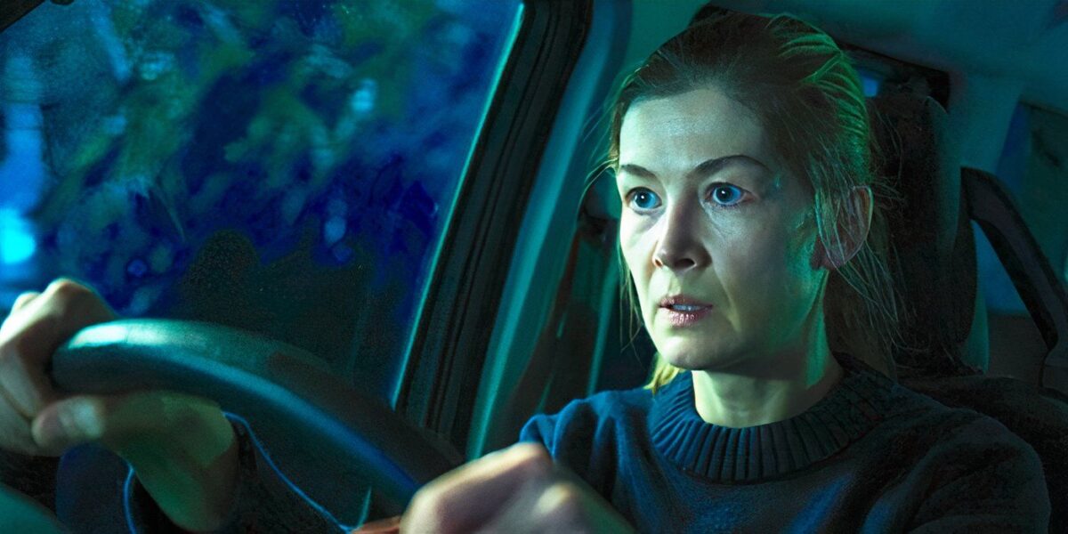 Rosamund Pike & Matthew Rhys’ Nail-Biting Psychological Thriller Is Exactly What I Want In A Suspenseful Movie