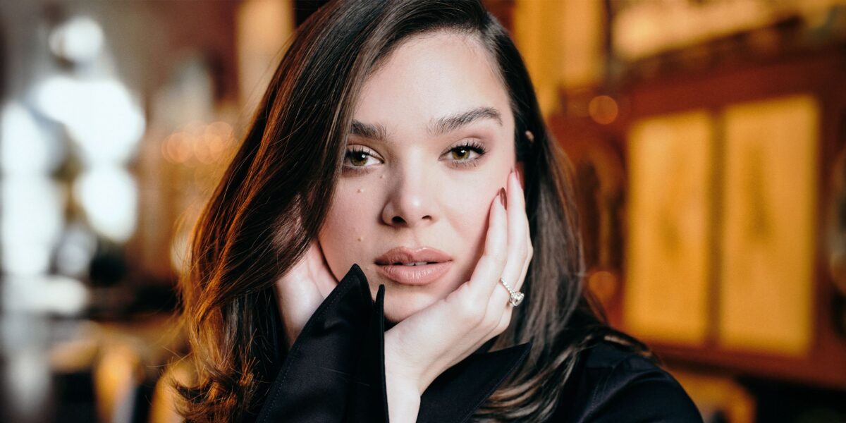 Hailee Steinfeld Is a Fangirl, Just Like You