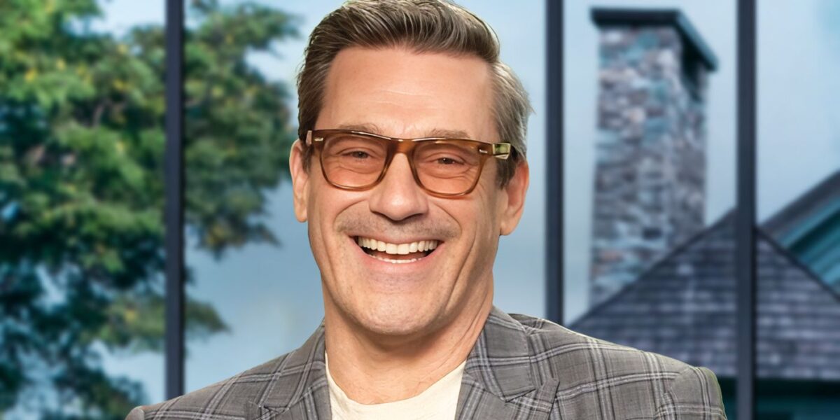 ‘Your Friends & Neighbors’ Star Jon Hamm on Why Coop Is Not a Criminal Mastermind