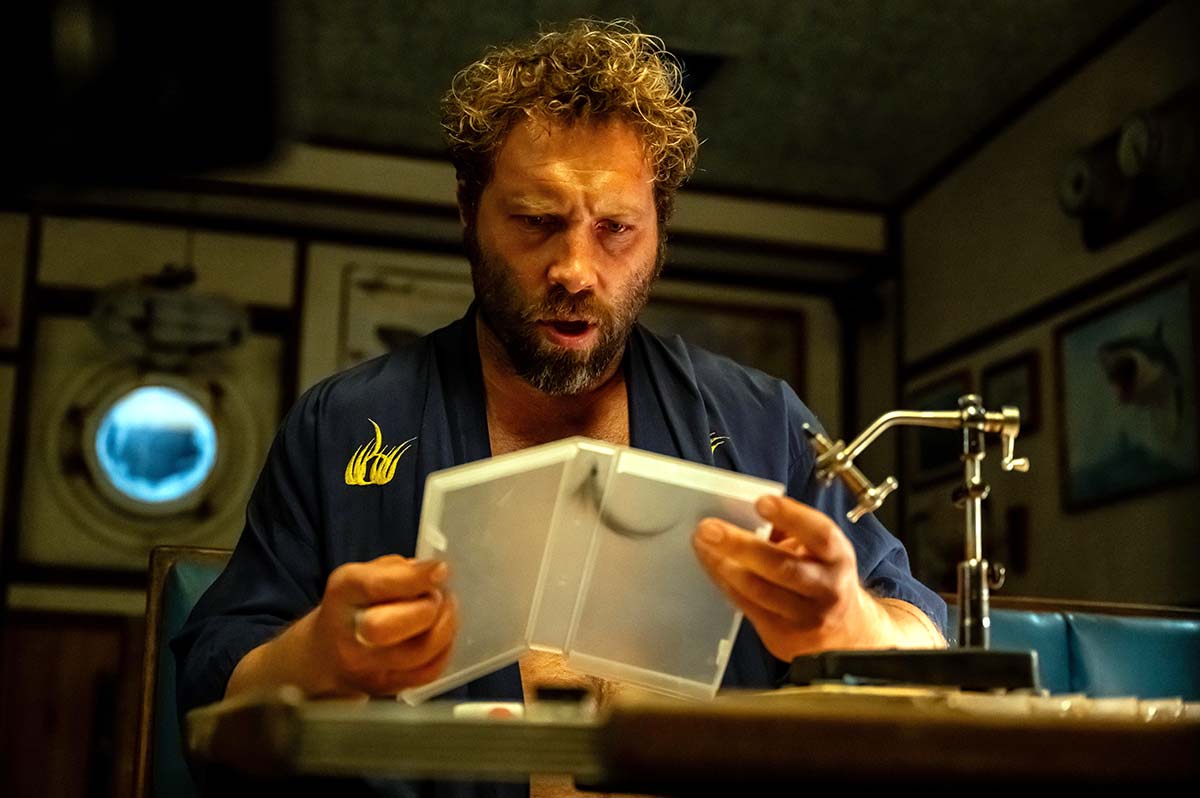 Jai Courtney Understands The Assignment In A Serial Killer Kidnapping Escapade
