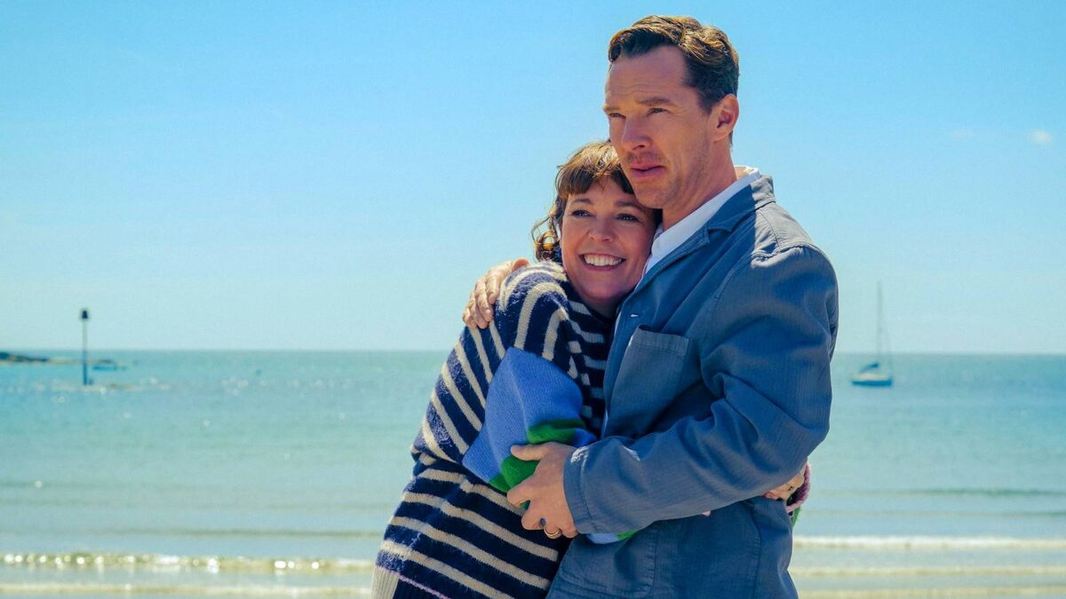 I Could Watch Olivia Colman & Benedict Cumberbatch’s Comedic Chemistry All Day In This Twisted Divorce Story