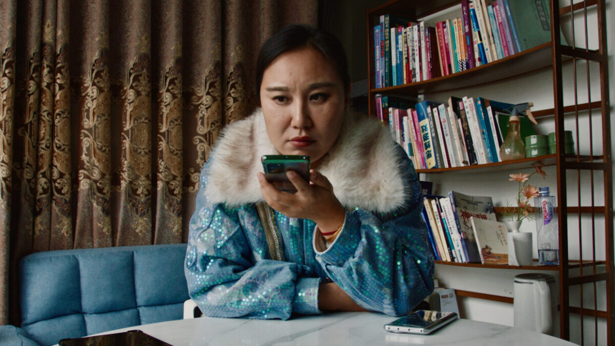 Elizabeth Lo on Her China Infidelity Doc, “Mistress Dispeller”Filmmaker Magazine