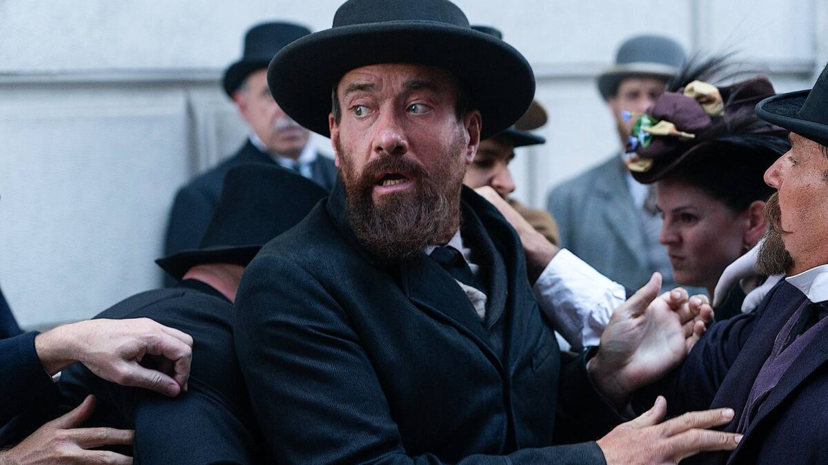 ‘Death by Lightning’ Tops Netflix Chart on Debut and Can Be Binge-Watched in 4 Hours