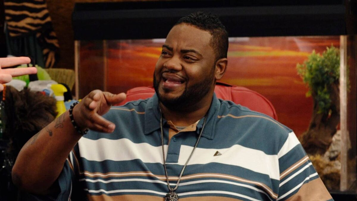 ’30 Rock’ Cast Member Grizz Chapman Dies at 52